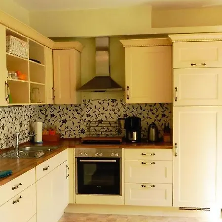 Berkele Fuer 8 Bis 12 Personen * Neumagen-Dhron