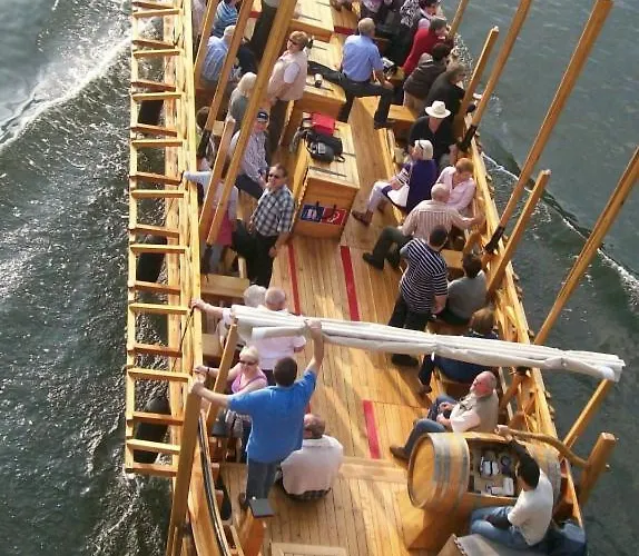 Semesterbostad Berkele Fuer 8 Bis 12 Personen Neumagen-Dhron