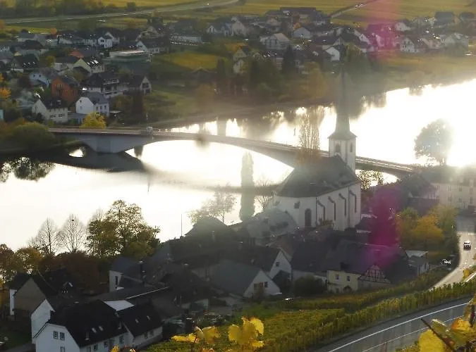 Semesterbostad Berkele Fuer 8 Bis 12 Personen